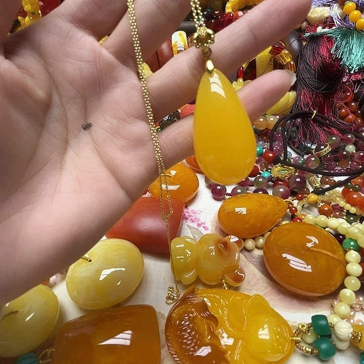 树脂制品836水滴锁骨链