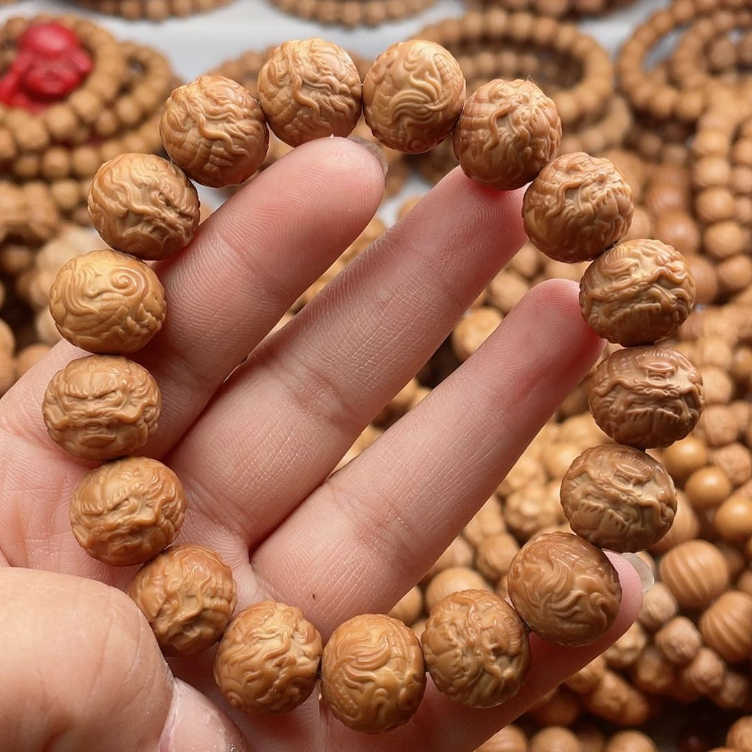 猴头核桃吊坠15+微瑕龙珠