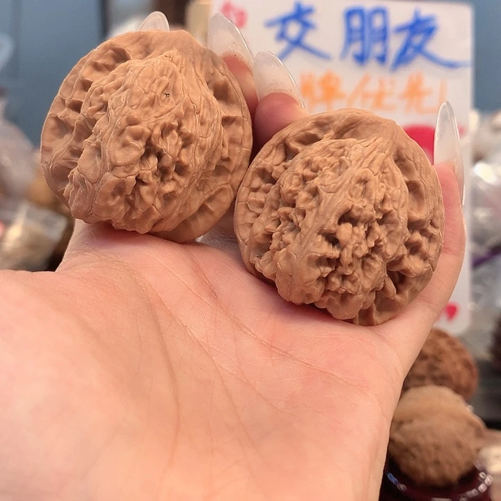 用***4文玩核桃吊坠望月不退换