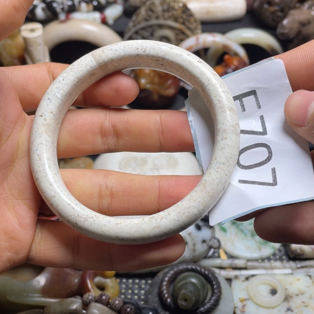 和田玉（糖玉）挂件未镶嵌