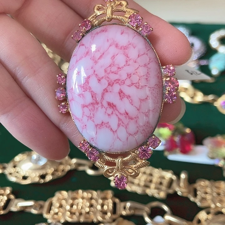 合成碳硅石合金琉璃兰英石胸针