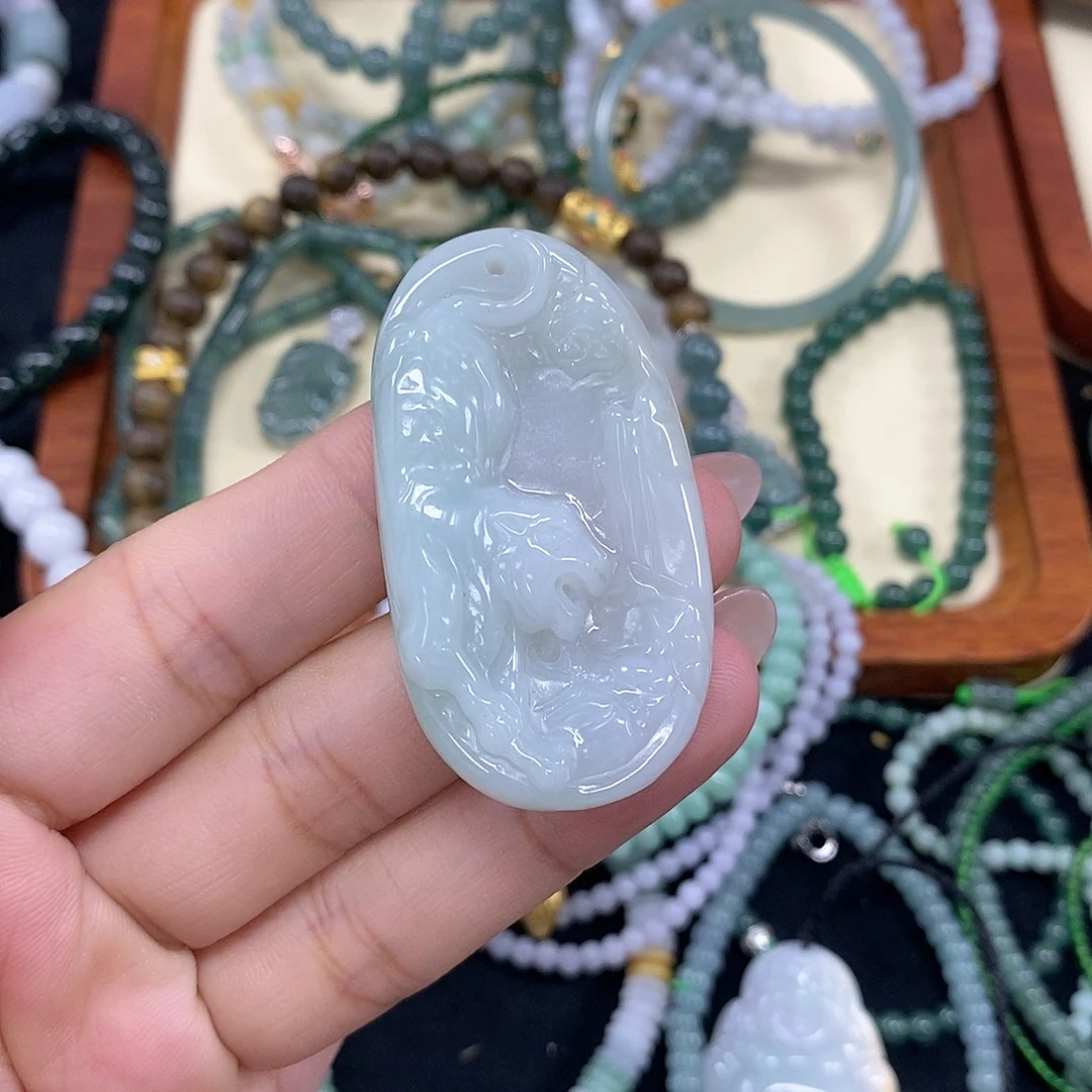 酒***)颈饰未镶嵌翡翠翡翠牌子