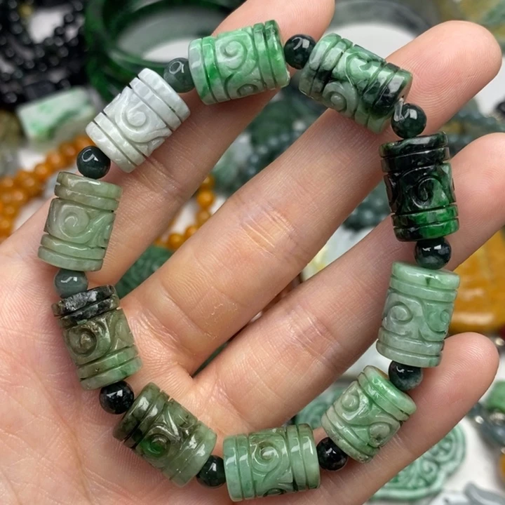 颈饰未镶嵌翡翠吊坠