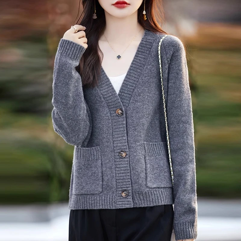 毛衣开衫外套女v领100%纯羊毛衫2025秋冬加厚上衣气质短款针织衫