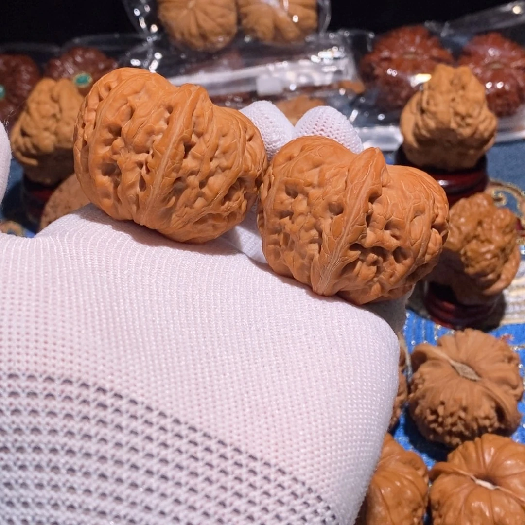 文玩核桃吊坠45元宝