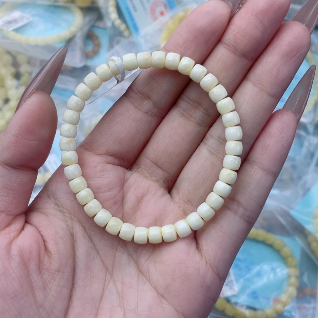 蜜蜡裸石未镶嵌蜜蜡