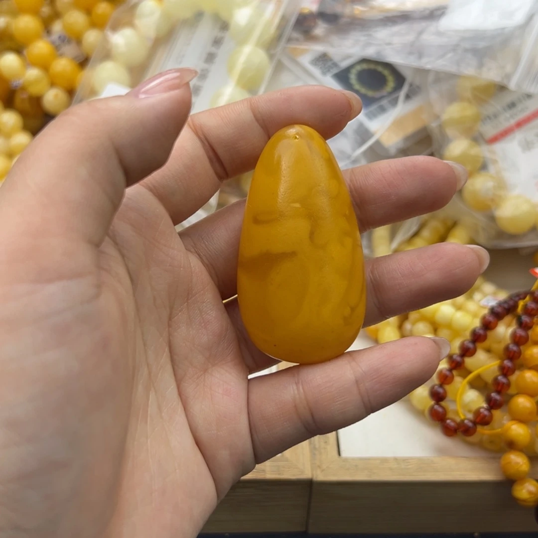 琥珀珠宝奇石未镶嵌