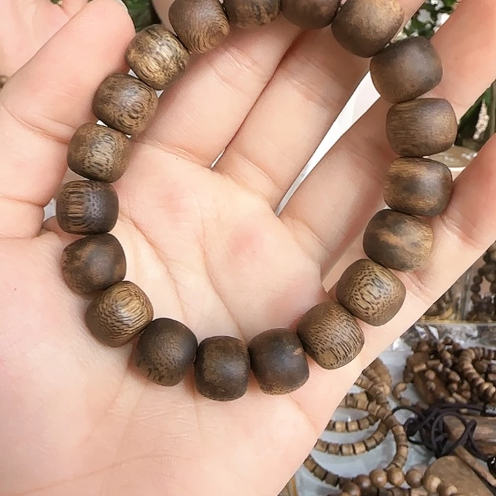 脚***灰沉香沉香碎屑老型鼓珠