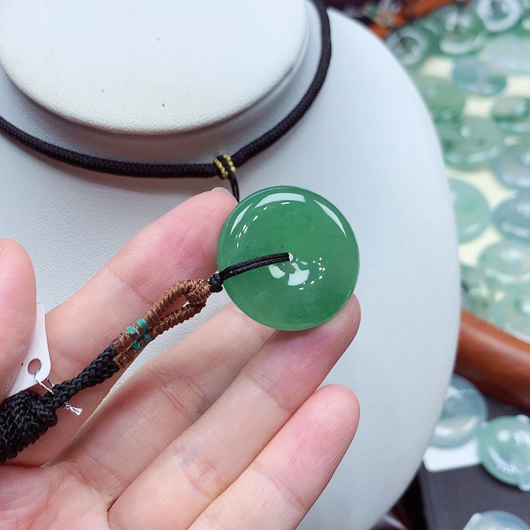 翡翠未镶嵌颈饰编号44，25.4/6.3