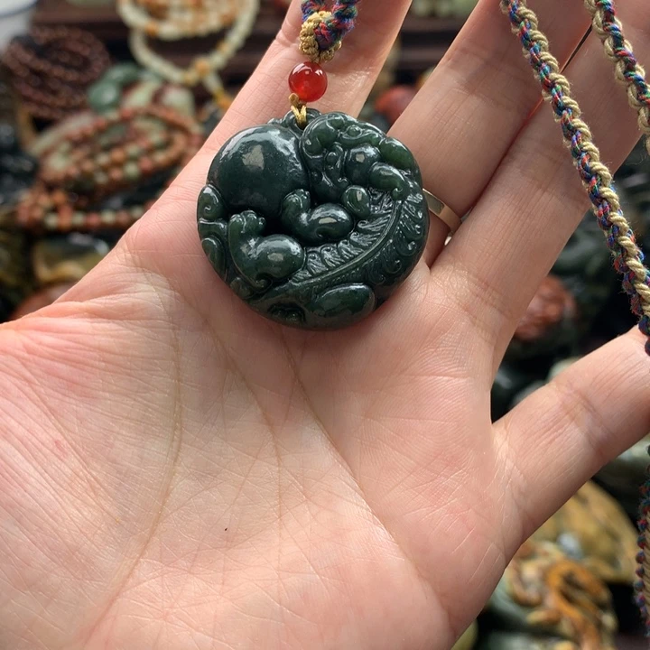 岫岩河磨玉（透闪石质玉）把件未镶嵌