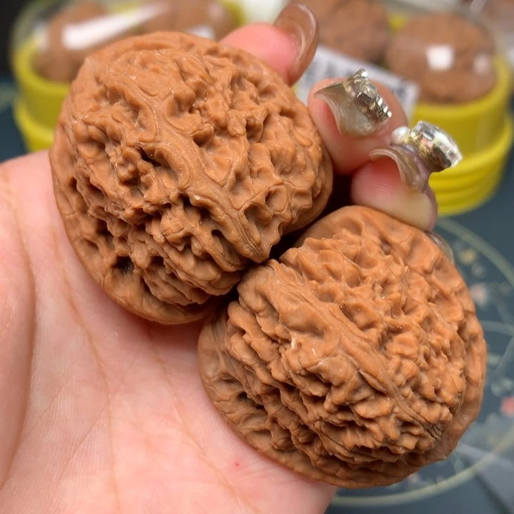 【闪购商品】文玩核桃吊坠大*哥42-27588-02