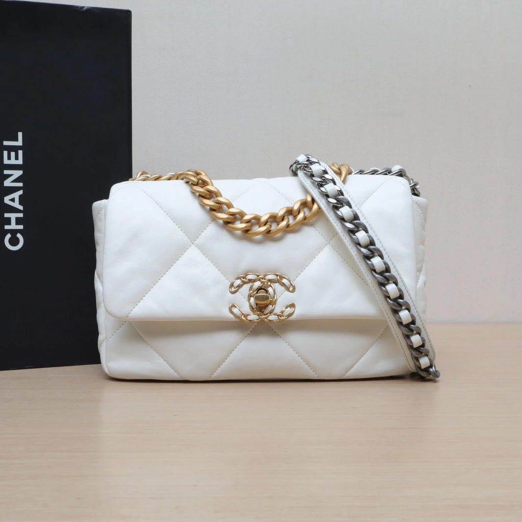 95新 Chanel/香奈儿 【小花黑黑】19BAG 口盖包 小号 白色