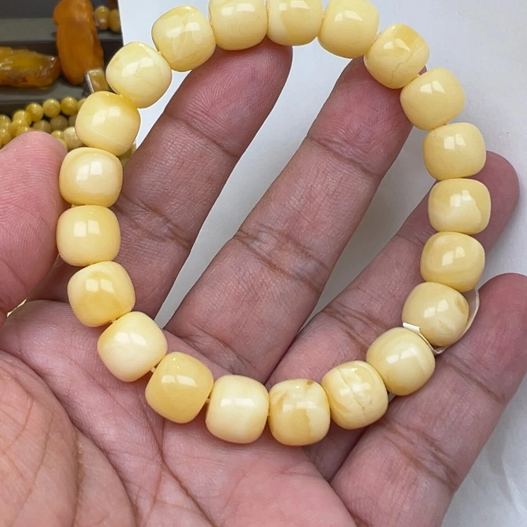 蜜蜡未镶嵌裸石11加16.8克