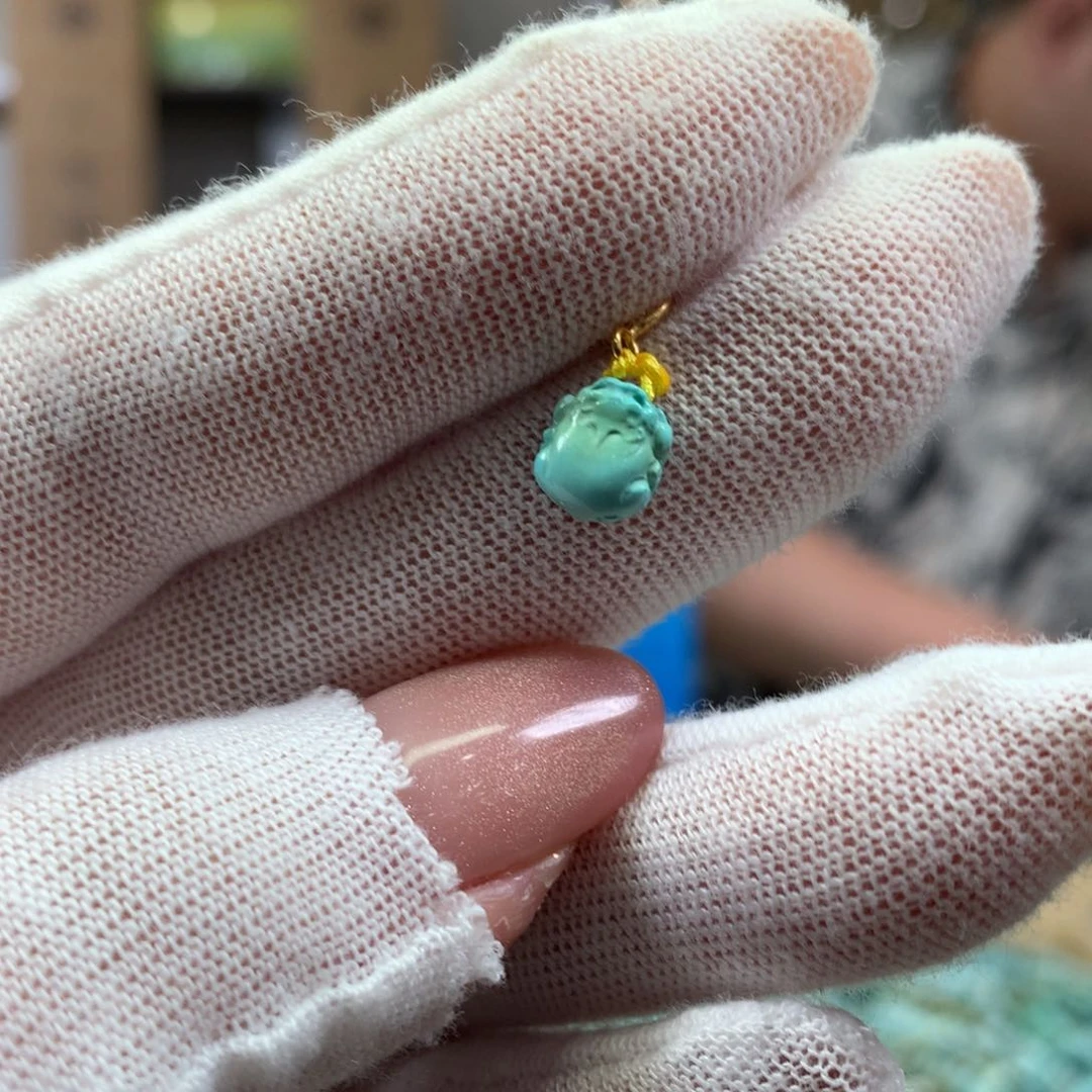 绿松石未镶嵌挂件