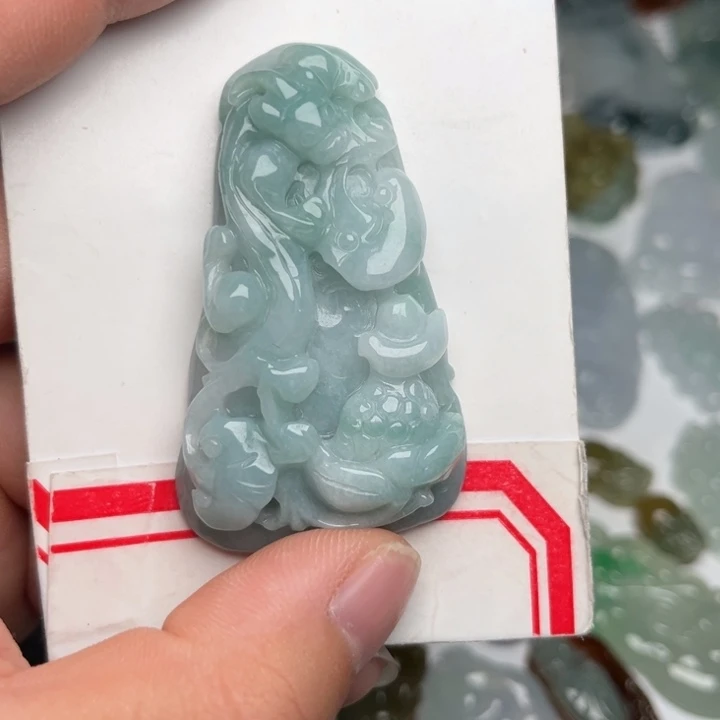 翡翠未镶嵌颈饰貔貅