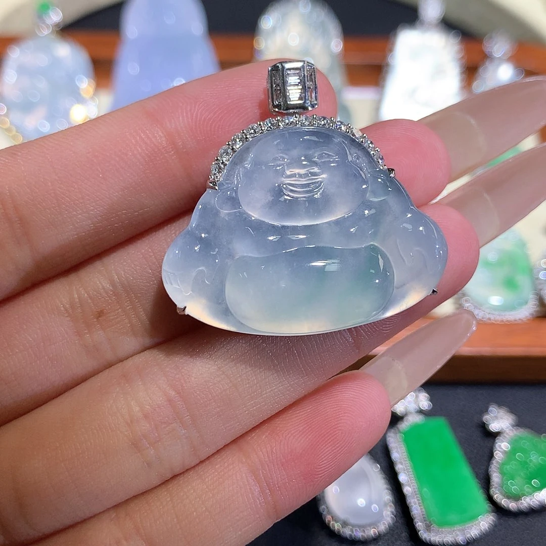 S***T翡翠18K金镶嵌颈饰玻璃佛公