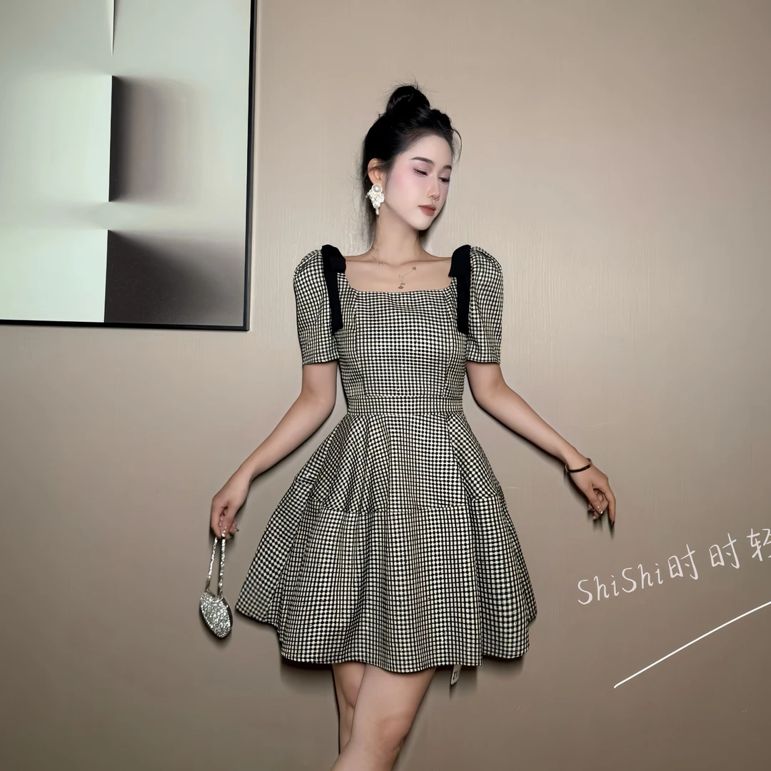 【时时原创】时尚格子法式赫本风小众轻奢气质复古方领连衣裙61228