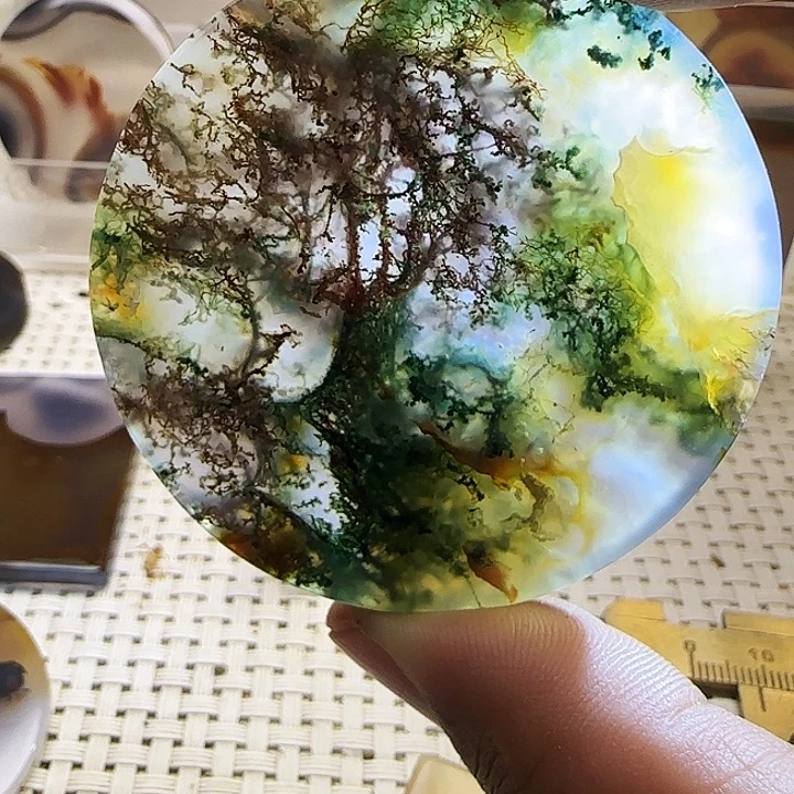 鲸***哥玛瑙/玉髓未镶嵌珠宝奇石