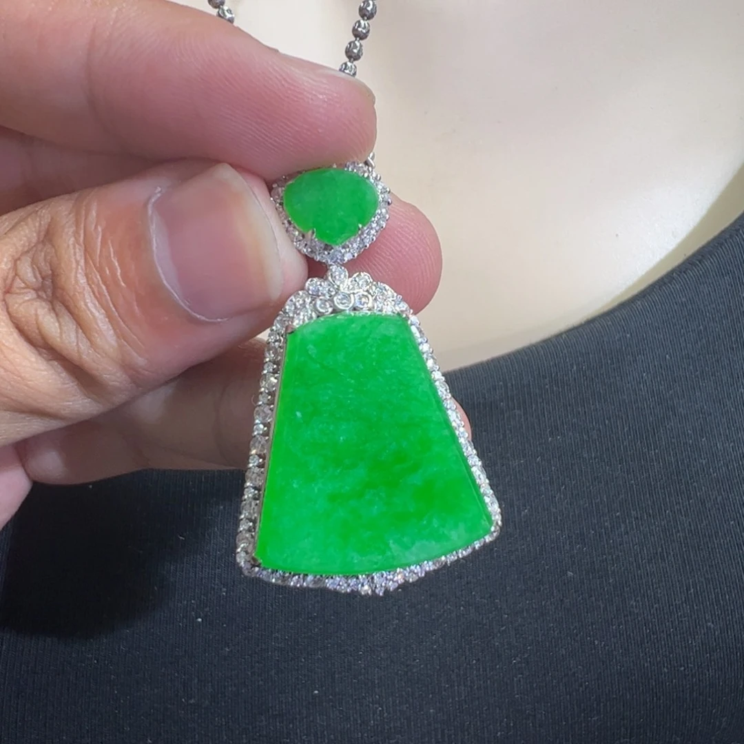 吊坠(不含链)18K金镶嵌翡翠