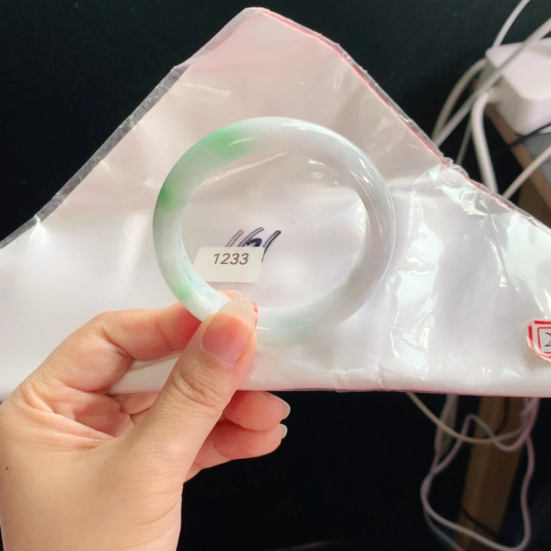 翡翠未镶嵌手镯轮胎03