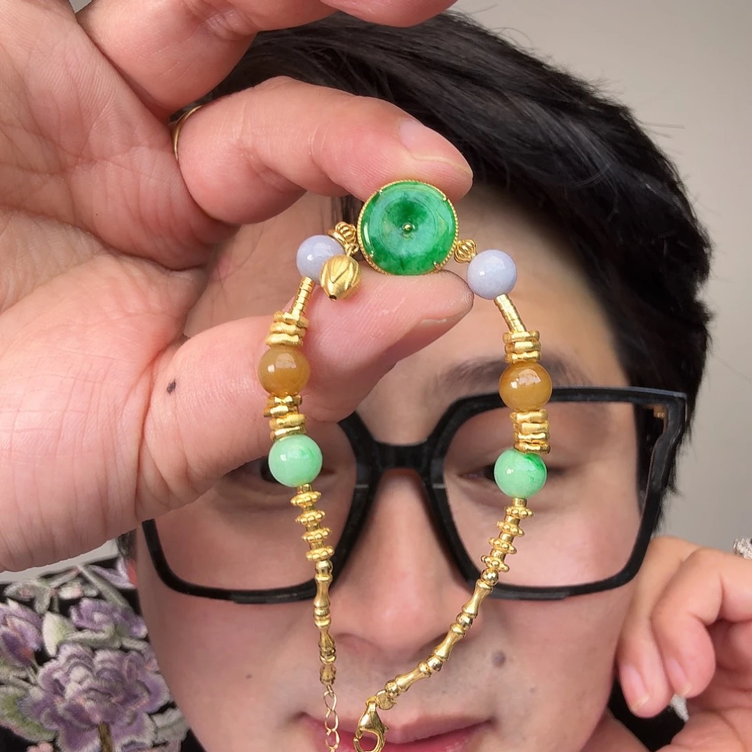 翡翠18K金镶嵌颈饰一件