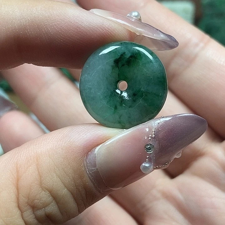 翡翠未镶嵌颈饰00000000000