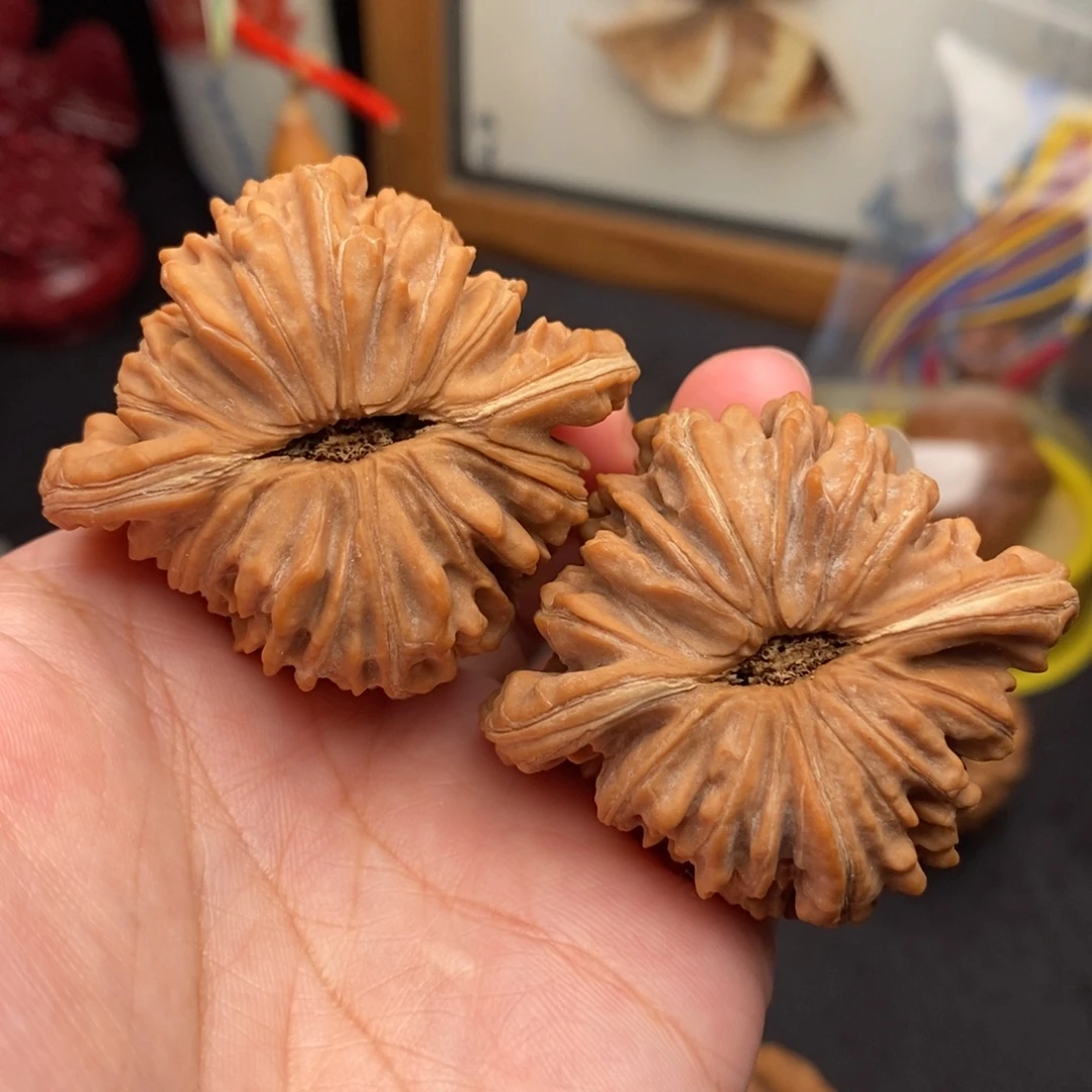 埃***奇文玩核桃把件47.5四座楼