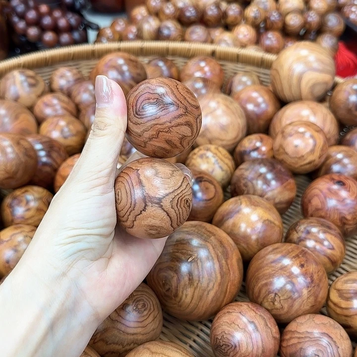 钱***圆黄花梨/降香黄檀5.0手球