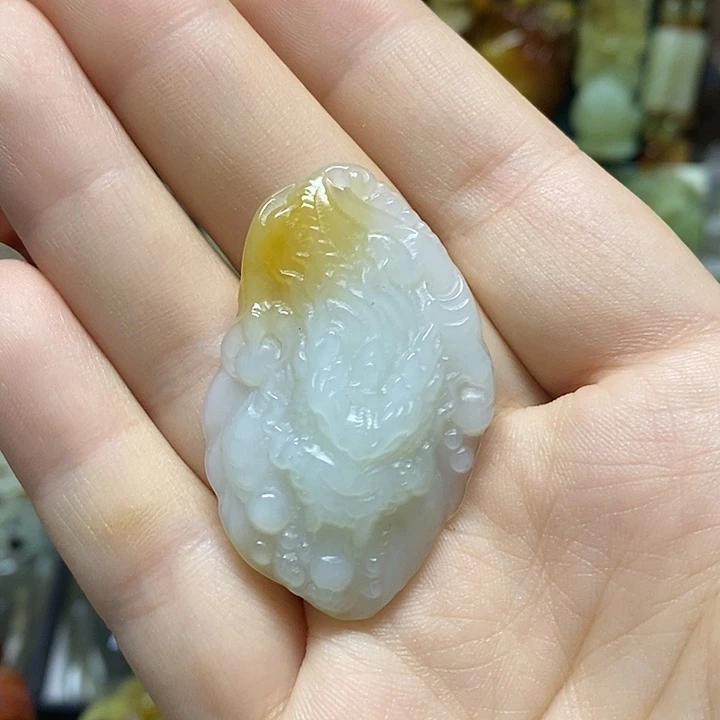 岫玉未镶嵌吊坠(赠链)