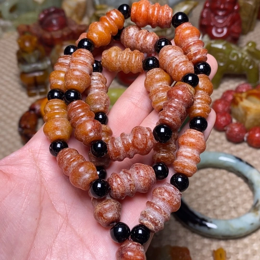 蛇纹石玉未镶嵌颈饰