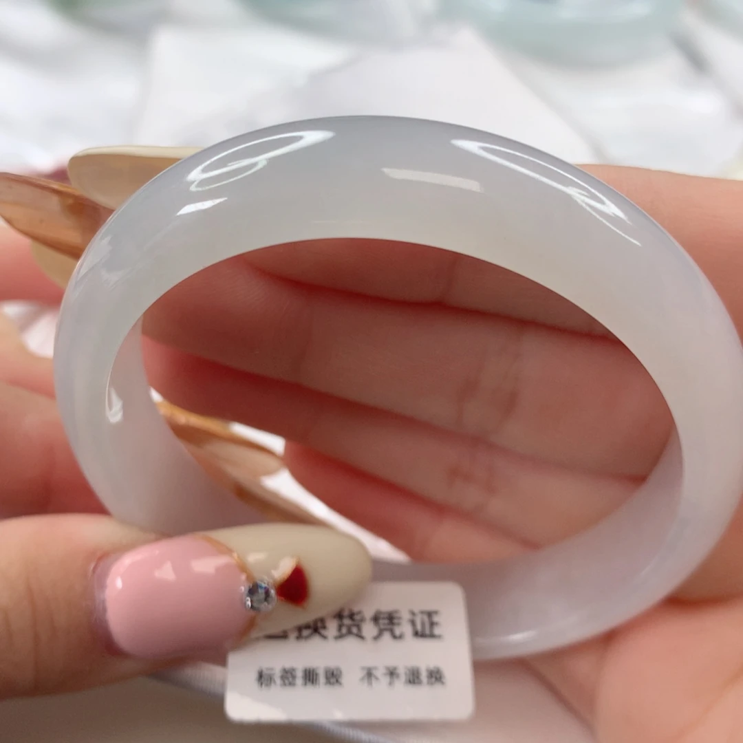 翡翠手镯未镶嵌52.7圈口