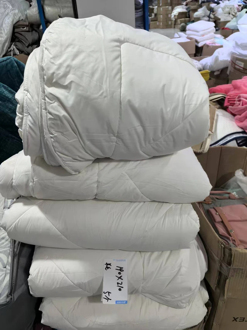 《厚广家》3楼190×210白色化纤含羊毛被 发1张4.4斤