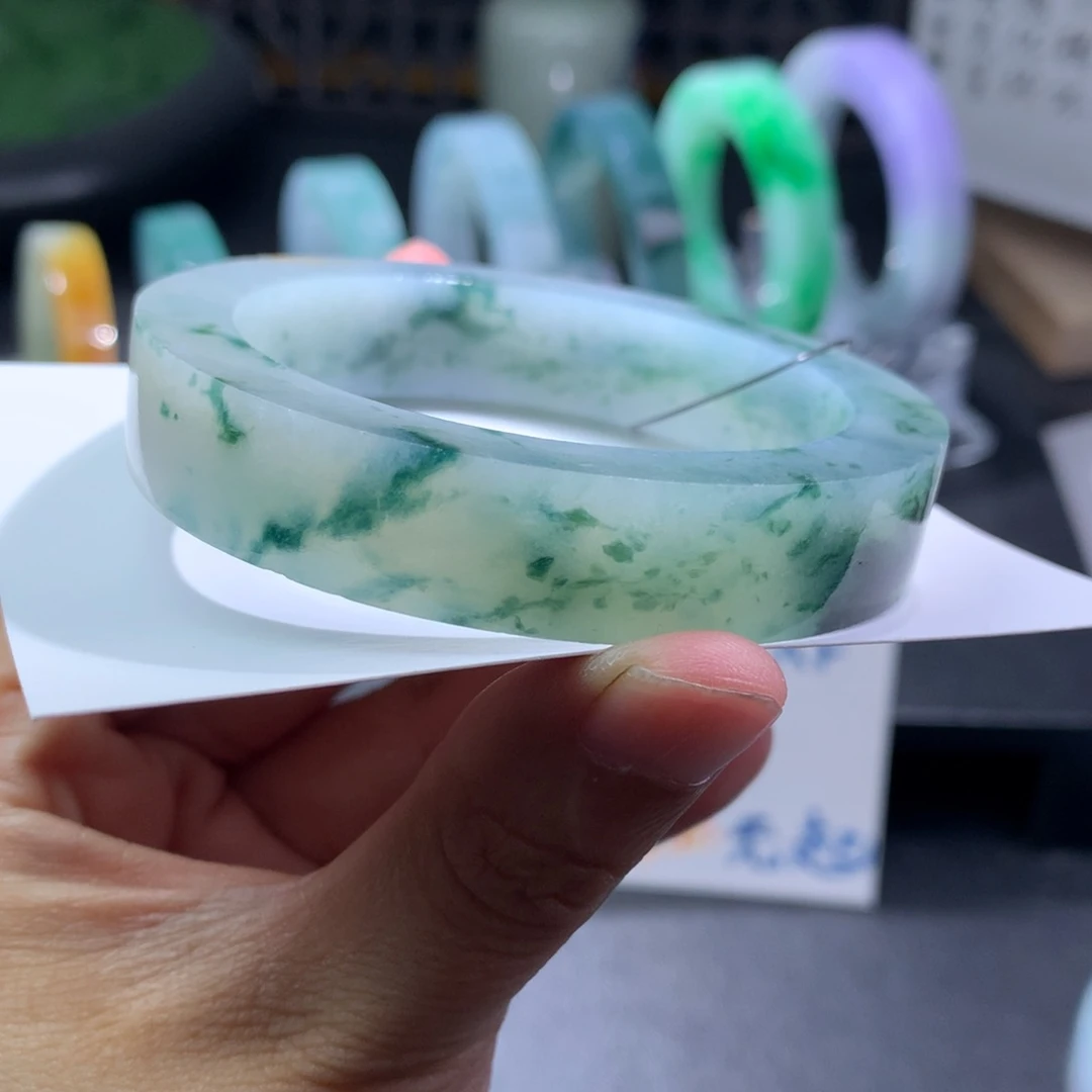 未镶嵌手镯定制翡翠