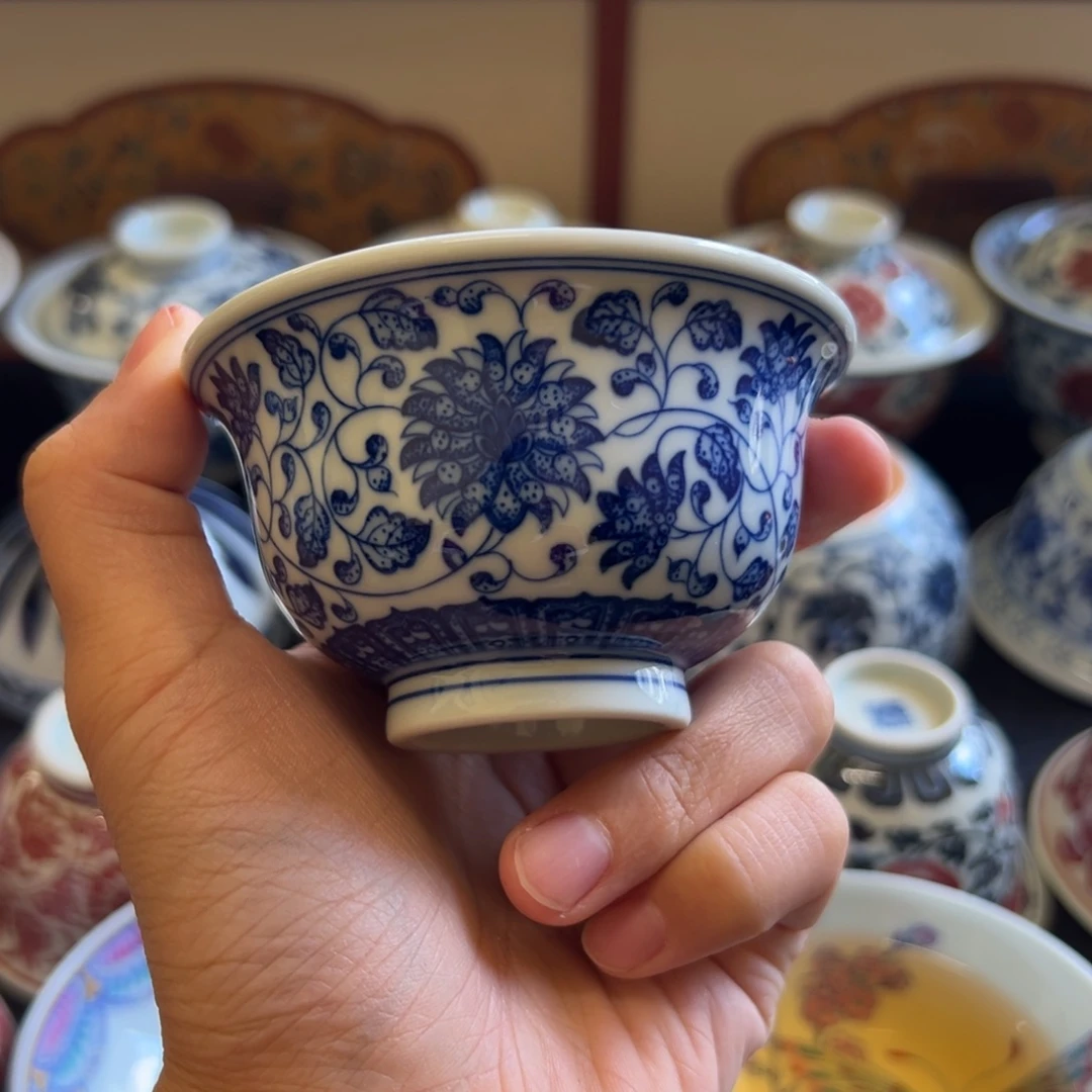 雪山春晓点工缠枝莲