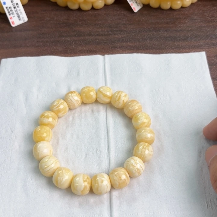 未镶嵌琥珀裸石1370000000