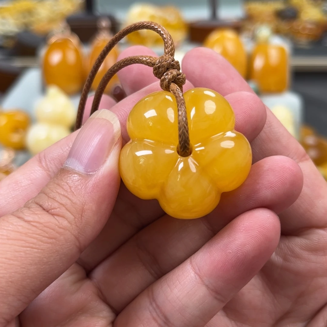 蜜蜡未镶嵌珠宝奇石