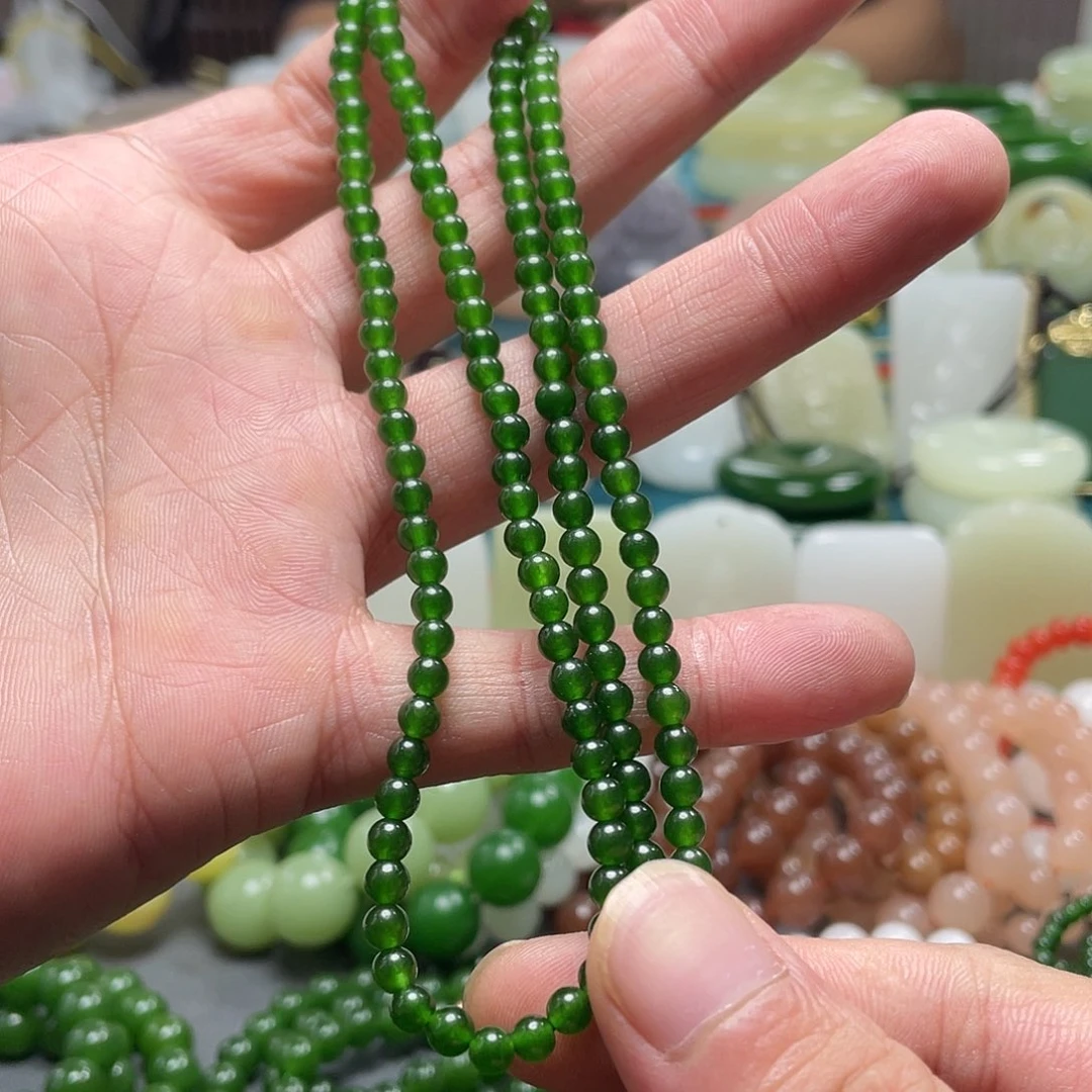 天然精品辣阳绿项链质地细腻高端大气奢华