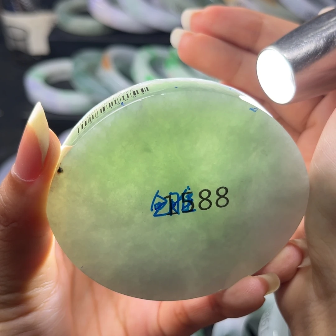 定制翡翠未镶嵌手镯