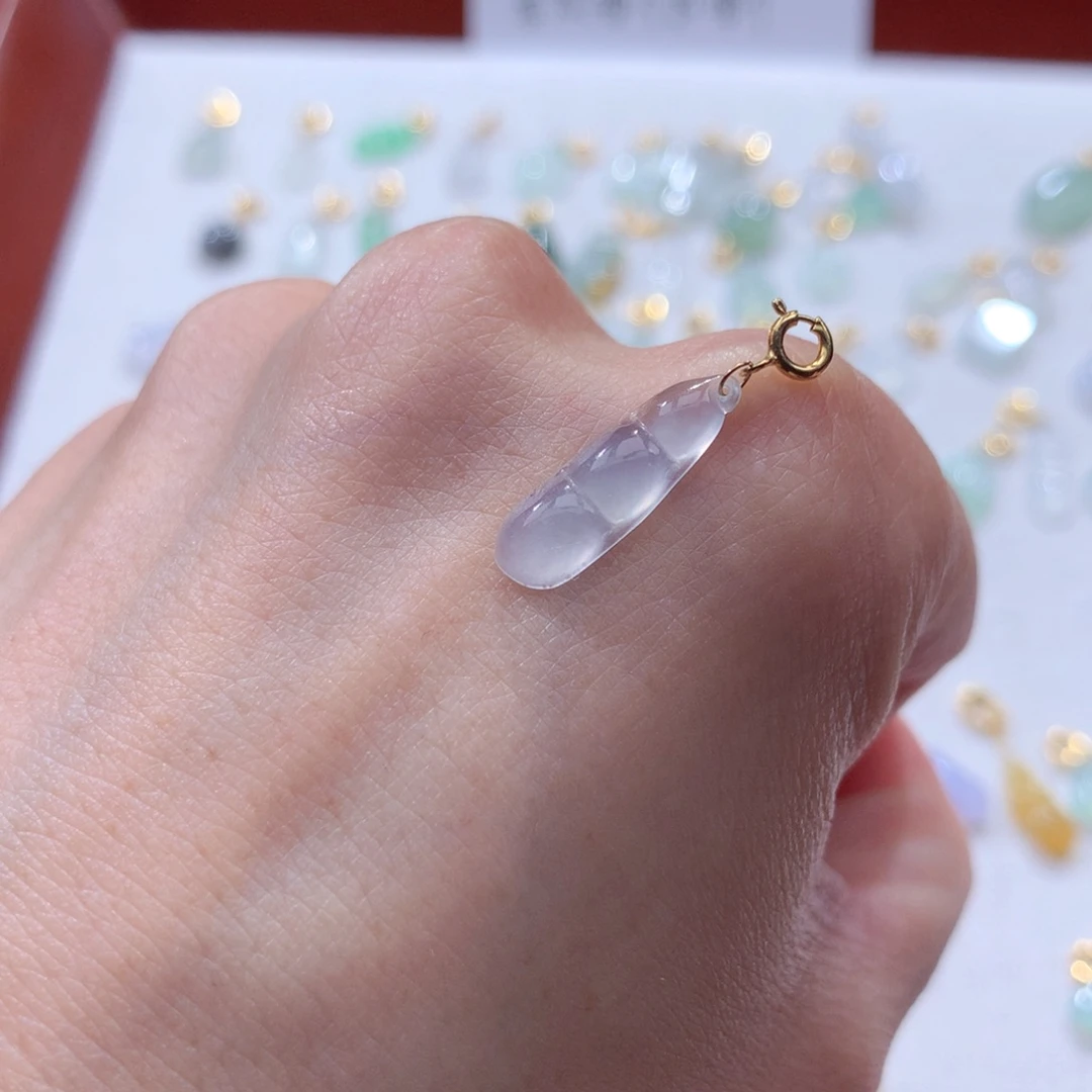 翡翠挂件18K金镶嵌翡翠