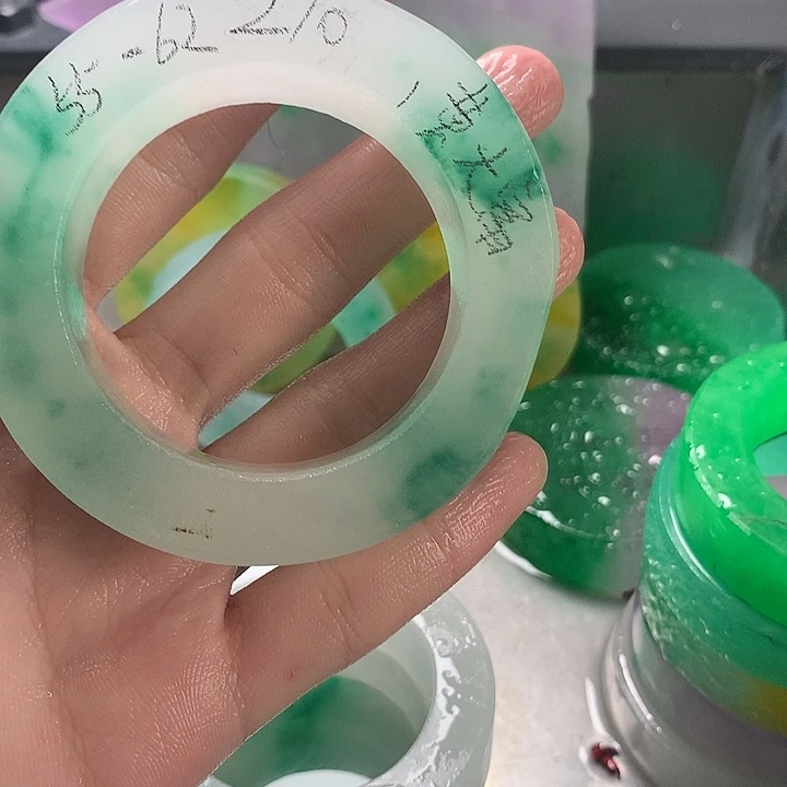 黄***富石英质玉合金珠宝半成品