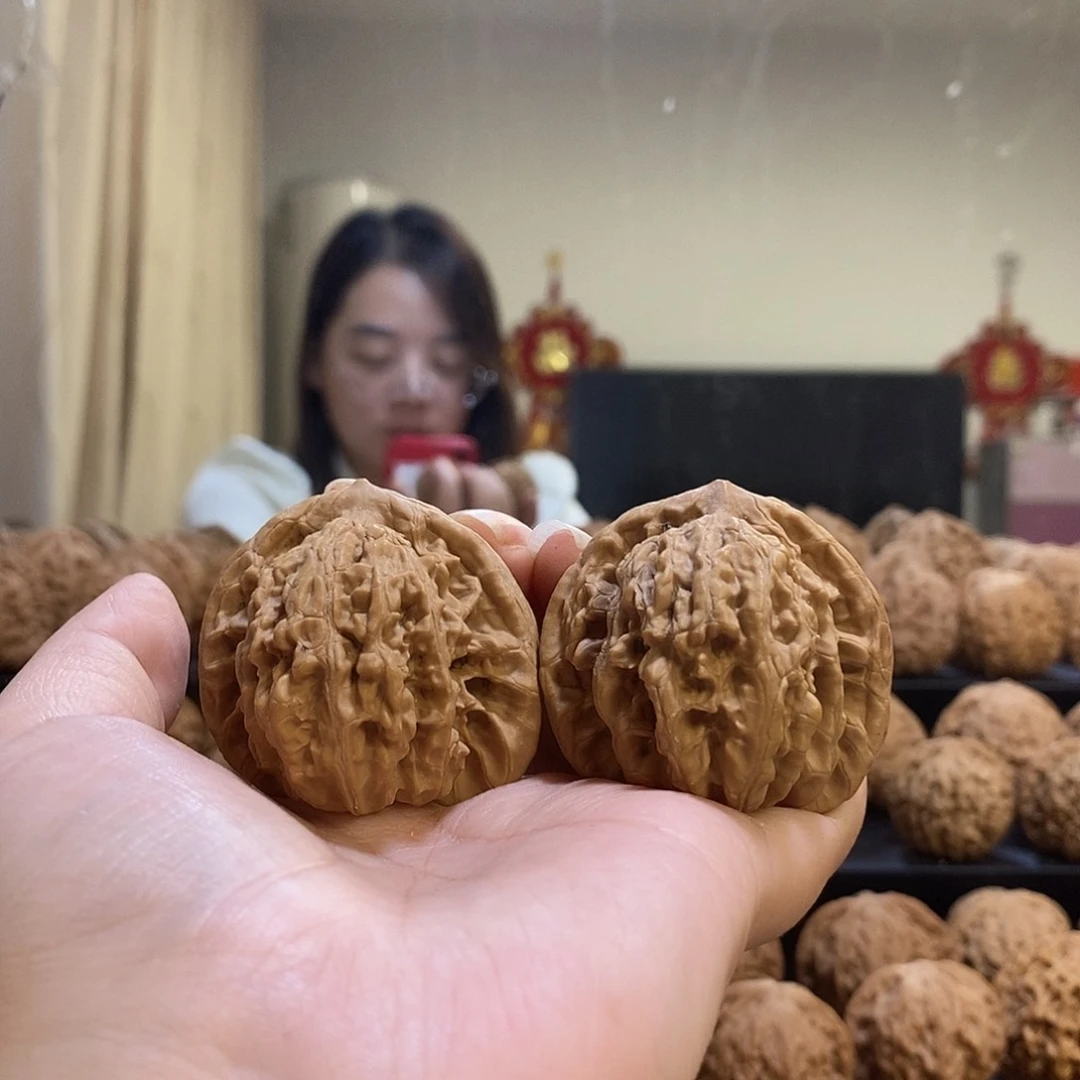 把件文玩核桃43霞云岭有伤