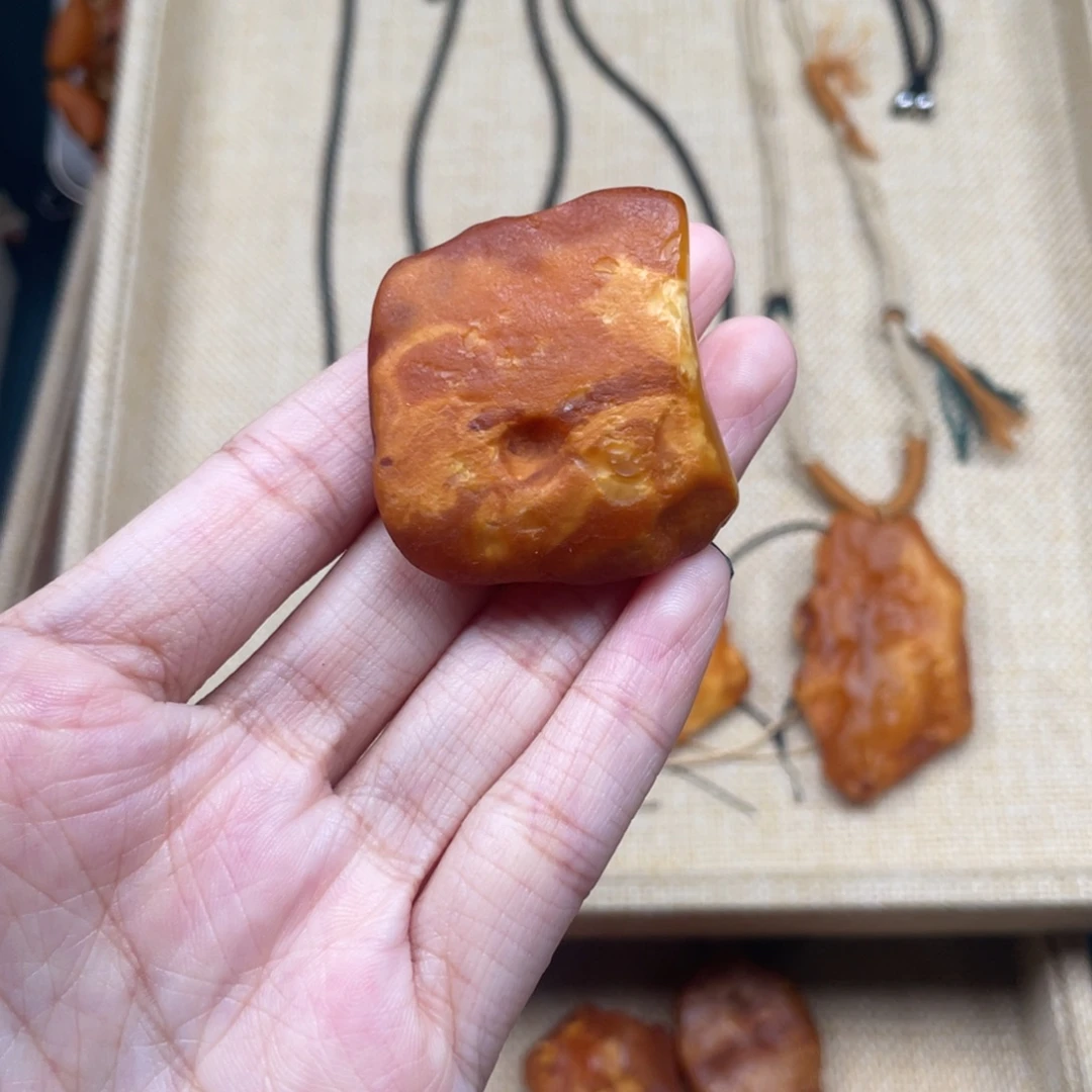 琥珀未镶嵌珠宝奇石