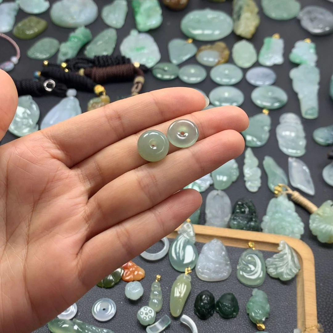 翡翠颈饰未镶嵌ヾ***ﾉ扣子