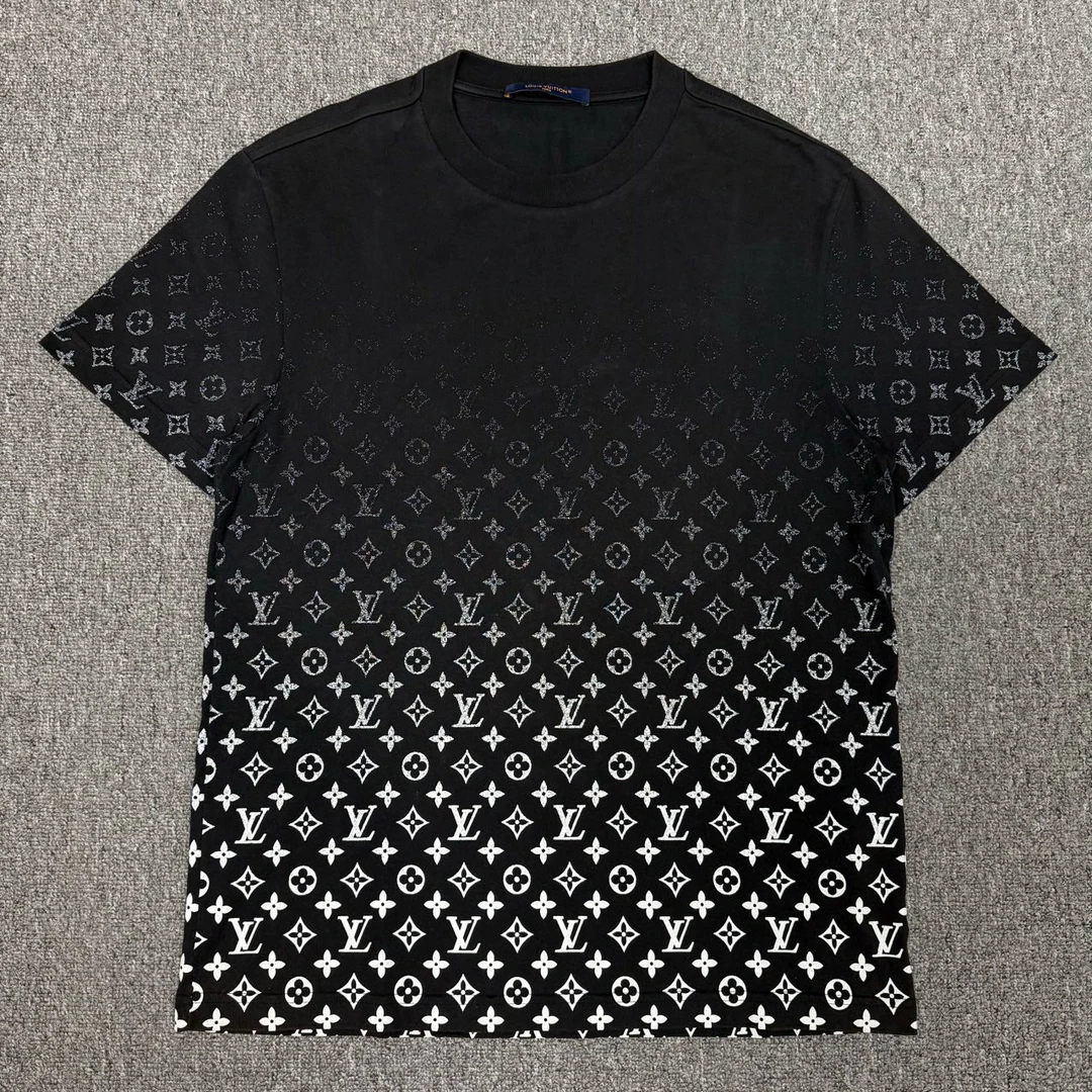 全新未使用 LouisVuitton/路易威登 12626122黑色渐变满印短袖M码