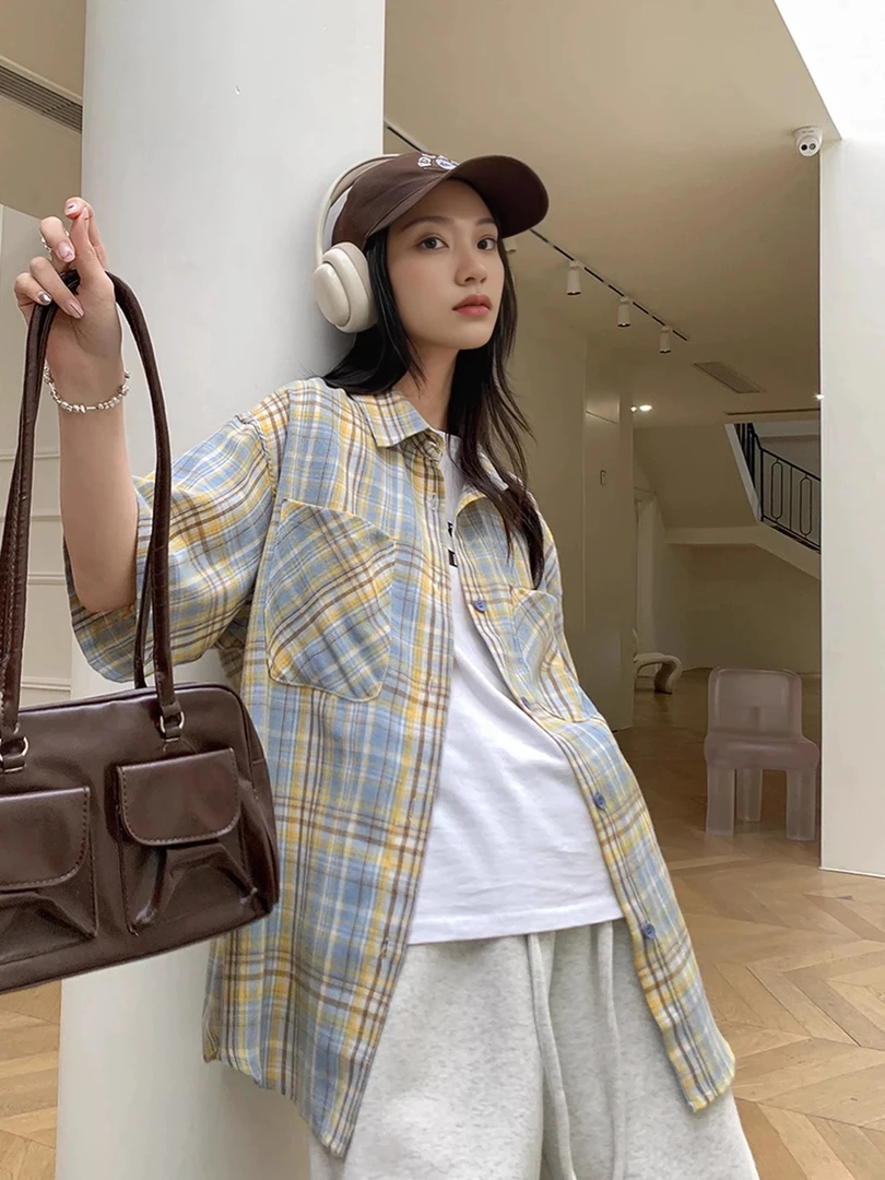 格子大码短袖衬衣女生港风甜美可爱女士短袖上衣女装洋气时髦气质