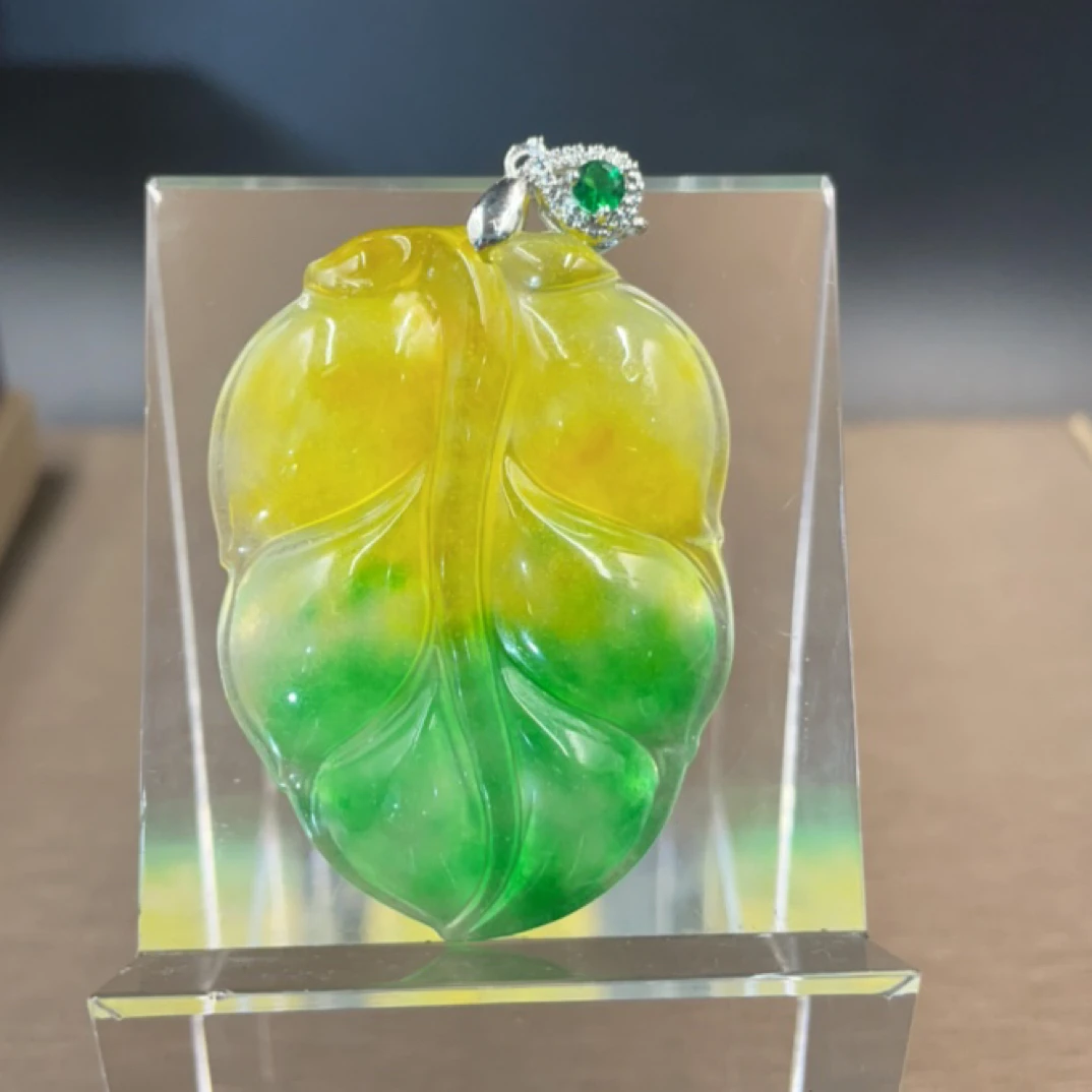 625  黄加绿叶子吊坠