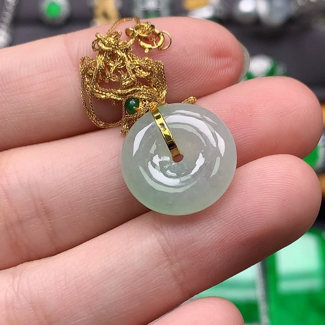 翡翠18K金镶嵌颈饰