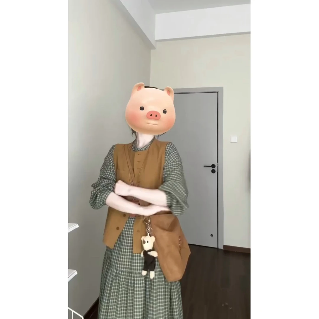 2025春季新款一整套女复古百搭马甲外套搭配绿色格子连衣裙两件套