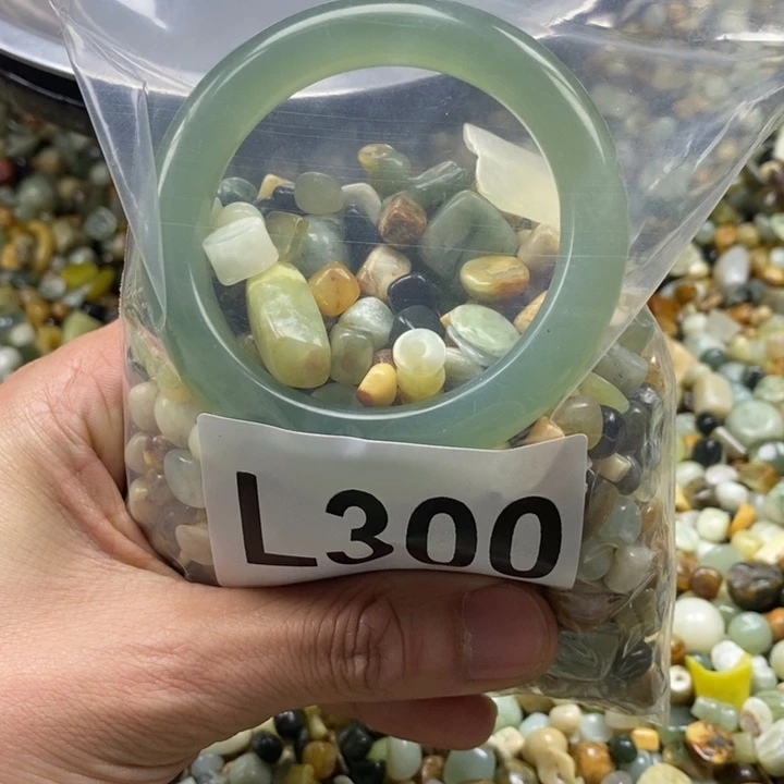 蛇纹石玉鱼缸石未镶嵌