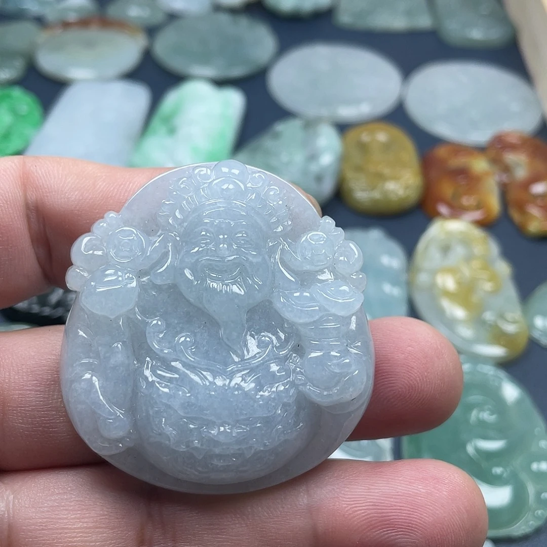 翡翠未镶嵌颈饰黄财神